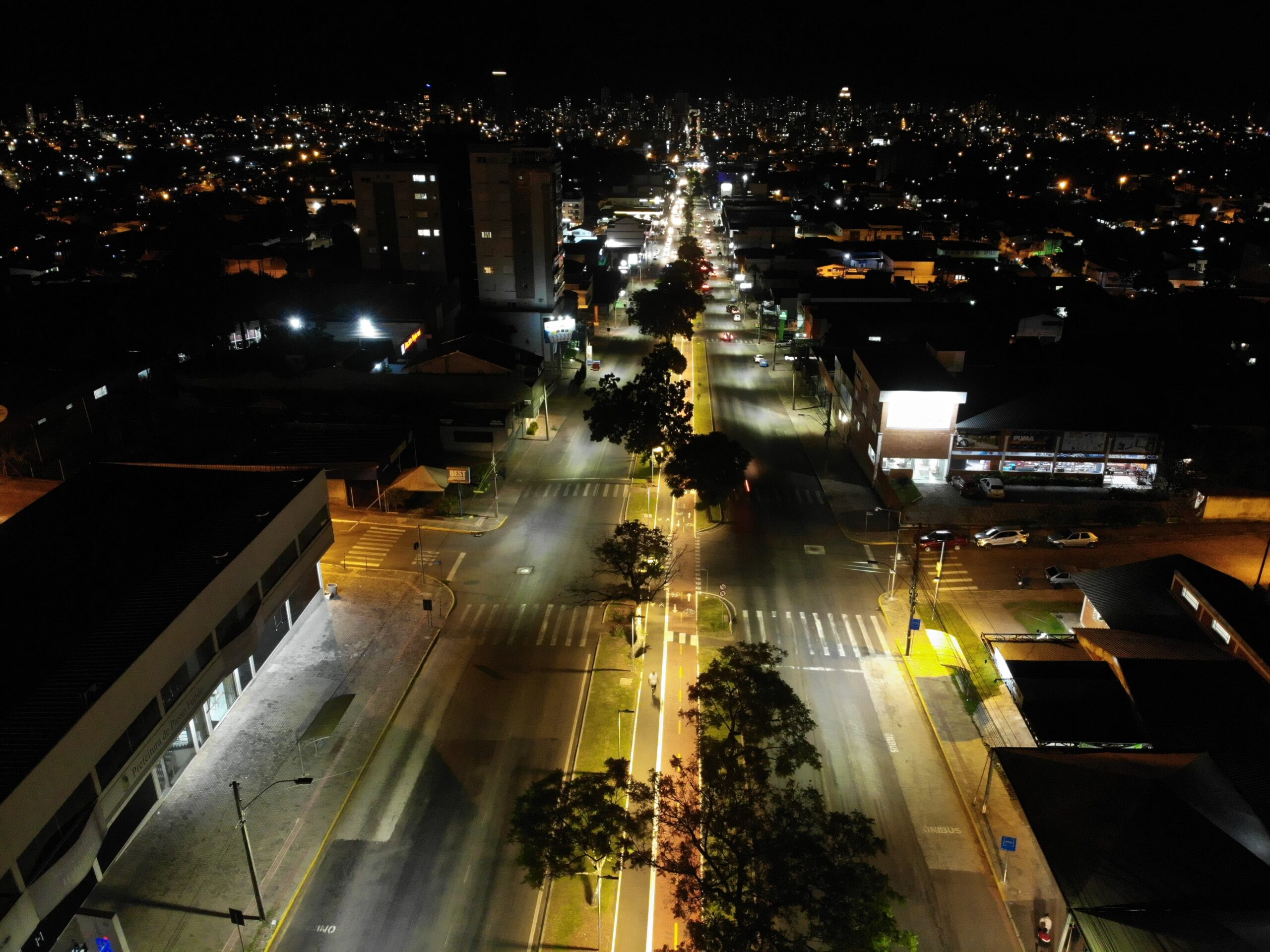 Prefeitura amplia iluminação da ciclovia no Bairro Petrópolis