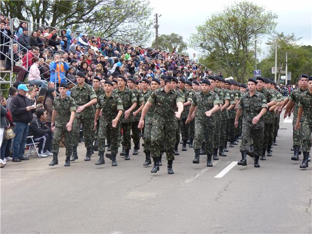 Desfile militar abriu o evento