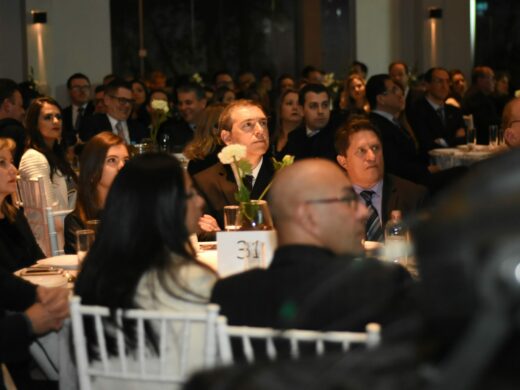 Prefeitura presta homenagem para entidades