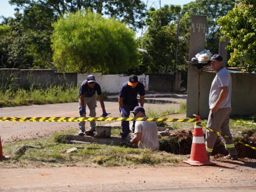 Prefeitura inicia semana com frentes de obras, limpeza e serviços no interior e bairros