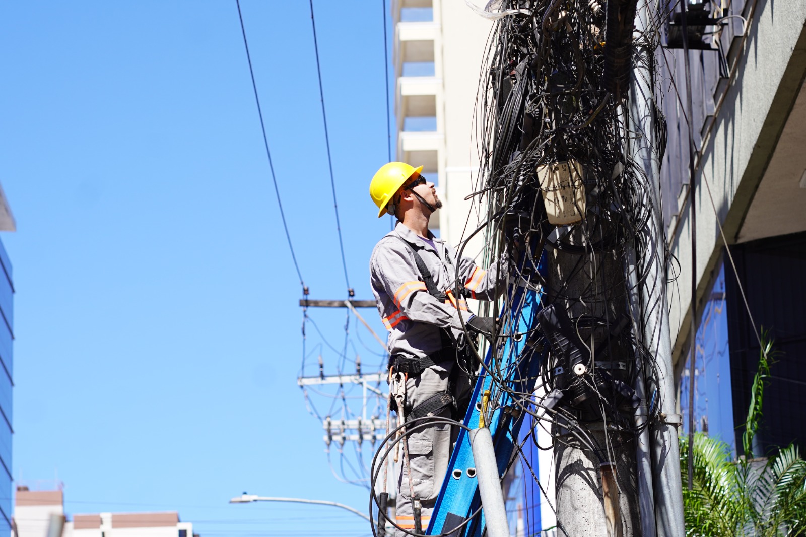 Prefeitura realiza 15ª edição da Operação Poste Limpo