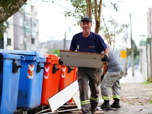 Prefeitura executa ações de limpeza e zeladoria nos bairros