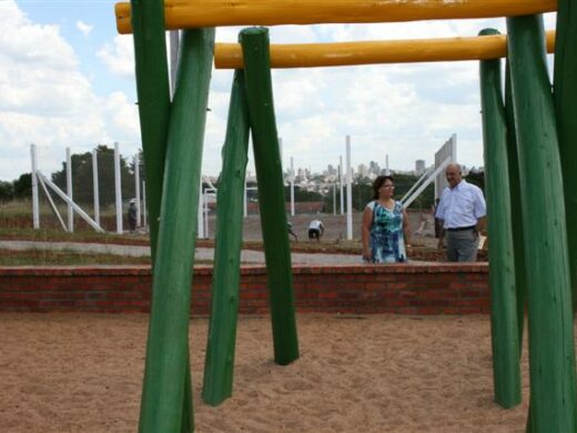 Três novas praças  de lazer para a comunidade