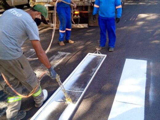 Nova pintura viária na Avenida Presidente Vargas