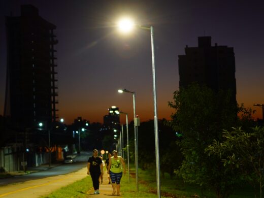 <strong>Ciclovia da Rui Barbosa está recebendo nova iluminação</strong>