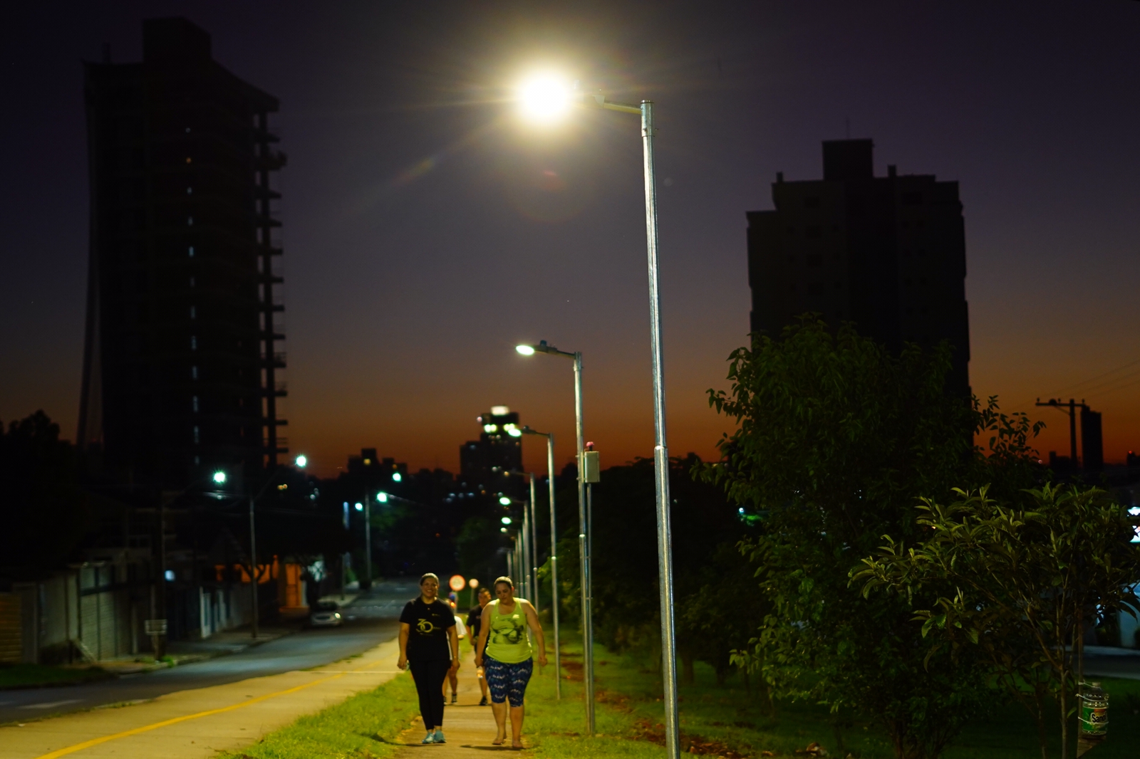 <strong>Ciclovia da Rui Barbosa está recebendo nova iluminação</strong>