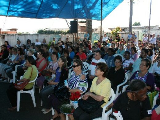 Missa para Maria Elizabeth traz fiéis de várias localidades