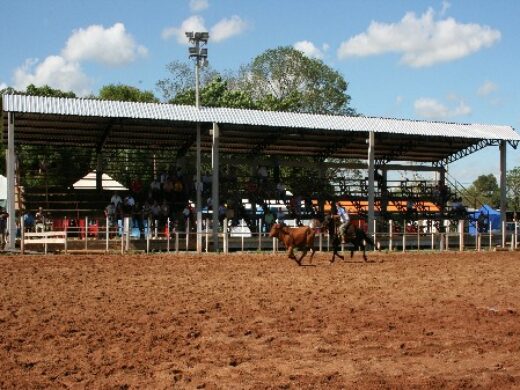 Prefeitura entrega obra no Parque da Roselândia