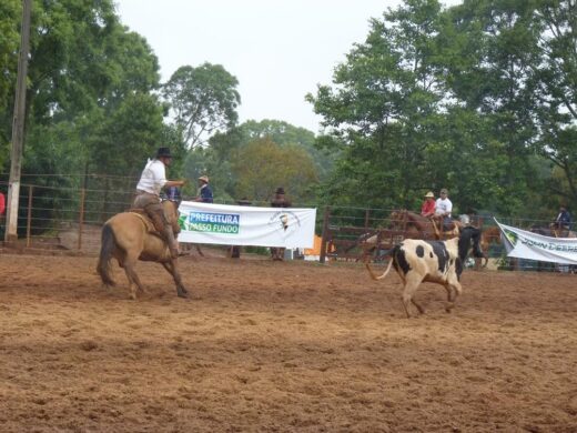 Chuvas não atrapalham continuidade das provas campeiras do XVI Rodeio