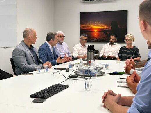 Em Porto Alegre, prefeito Pedro Almeida entrega ofício à Corsan e cobra respostas para a população