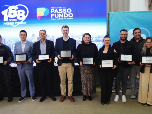 Prefeitura homenageia entidades e empresas que contribuíram com a história e o desenvolvimento de Passo Fundo