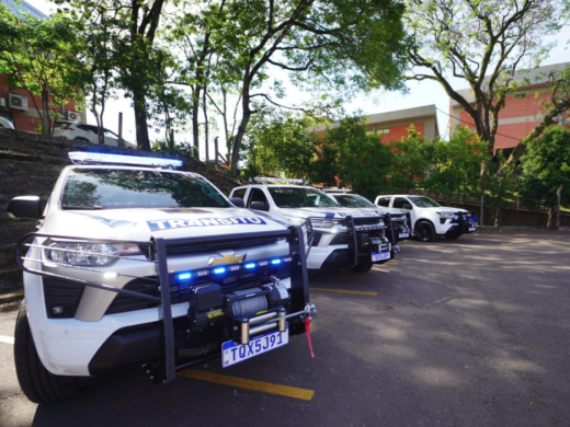 Prefeitura entrega novos veículos para a Guarda Municipal de Trânsito