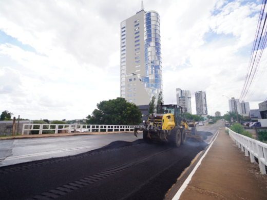 Prefeitura realiza melhorias viárias nos acessos ao bairro Cidade Nova e Vila Victor Issler