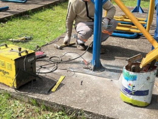 Prefeitura realiza manutenção em academias ao ar livre