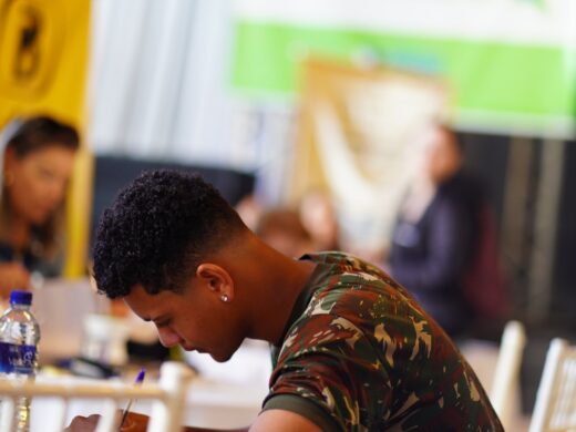 Café com Emprego acontece nesta quarta com mais de mil vagas em Passo Fundo