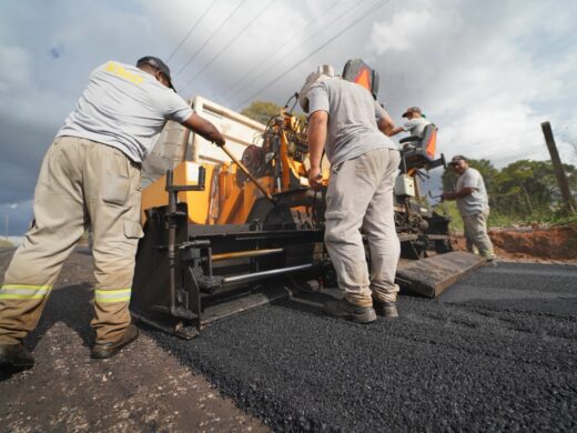 Prefeitura executa obras do programa “Minha Rua com Asfalto” no bairro Industrial