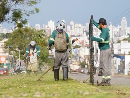Passo Fundo intensifica limpeza urbana com início das operações da nova empresa