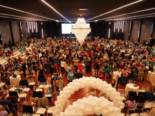 Prefeitura celebra 30 anos do DATI/COMAI com baile especial para os grupos de idosos de Passo Fundo