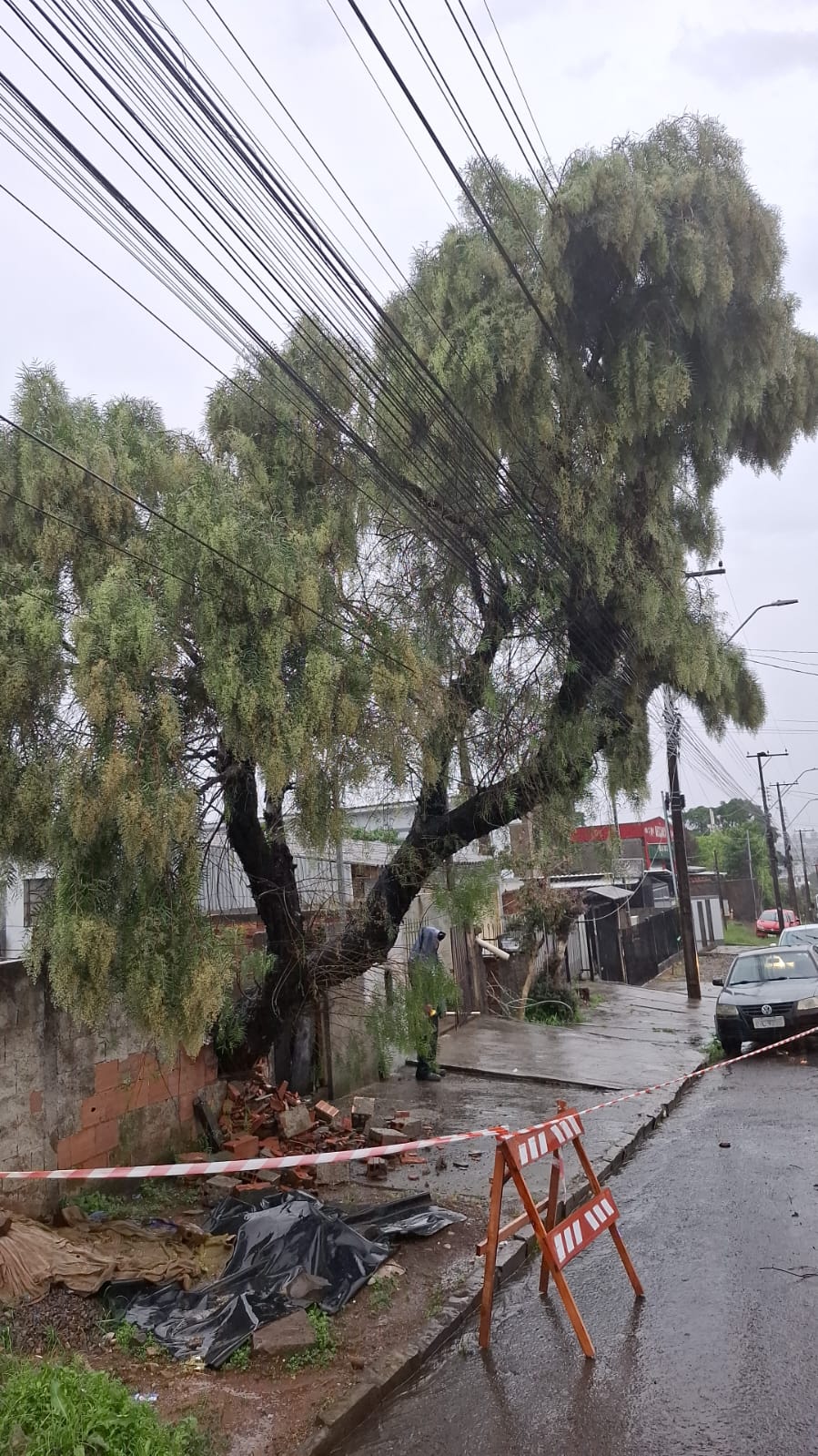 Defesa Civil atende ocorrências após chuva intensa em Passo Fundo