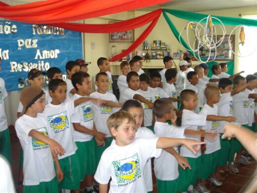 Peti encerra atividades de 2010