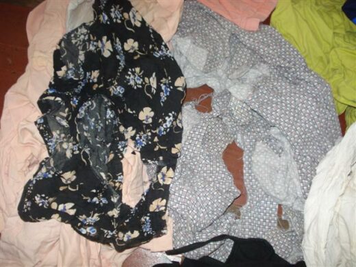 SEMCAS  terá que descartar roupas e calçados sem condições de uso