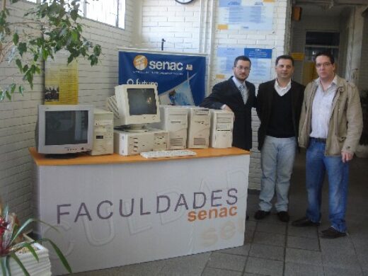 SENAC faz doação de 12 computadores para a Semcas