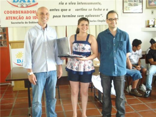 Grupo de voluntários “Mão Amigas” visita a SEMCAS