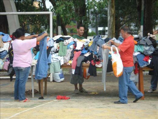 Semcas entrega mais de 7 mil peças de roupas