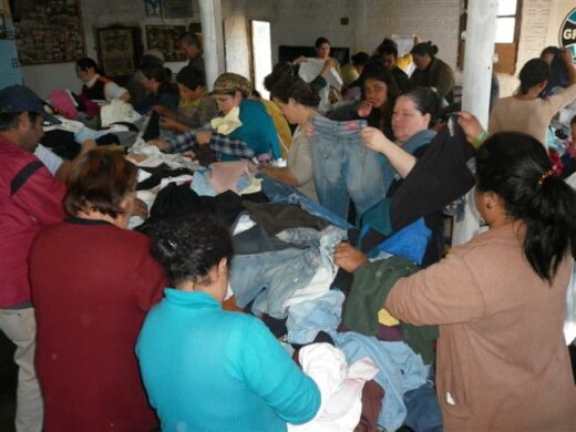 SEMCAS entrega mais de 124 mil agasalhos nos bairros