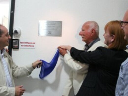 Prefeito participa de homenagem a colaboradores da Leão XIII