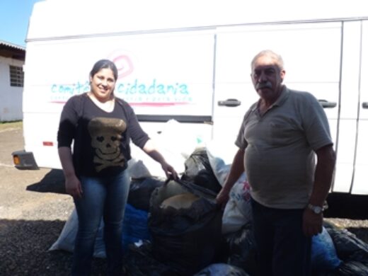 Prefeitura faz doação de 2 mil peças de roupas para Comitê da Cidadania