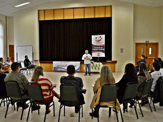 Encontro debate erradicação do trabalho infantil