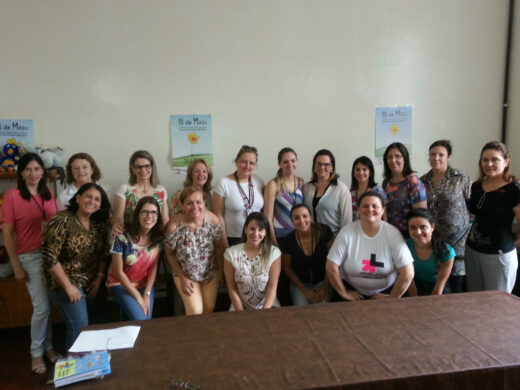 CREAS realiza encontro e aproxima ações da rede