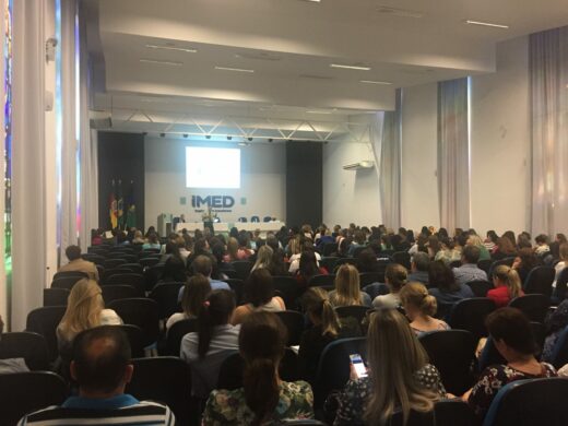 Proteção de crianças e adolescentes é debatido