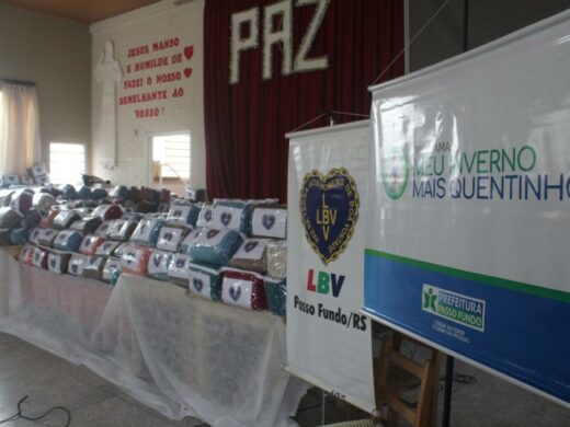 Em parceria com Prefeitura, LBV entrega cobertores
