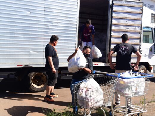 Alimentos começam a ser entregues