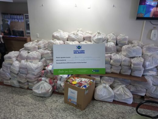 Prefeitura recebe doação de alimentos do HC