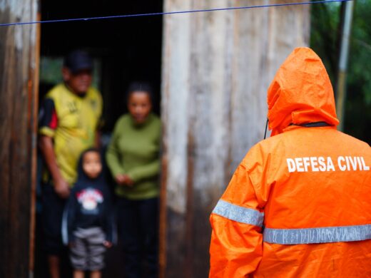 Assistência Social da Prefeitura presta atendimento à população atingida pelas chuvas no município