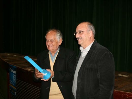 Prefeitura homenageia Walter Portela no 3° Espaço Cênico