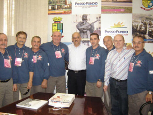 Grupo da Turquia visita o prefeito