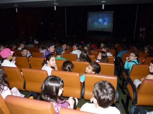 Cinema no Teatro encanta público infantil