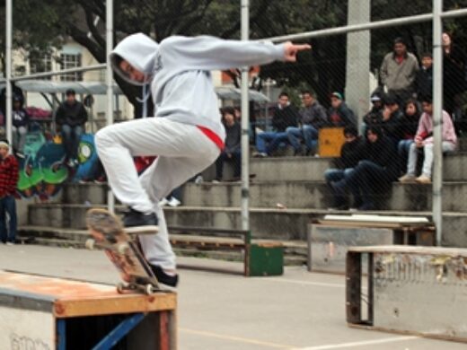 Skate pela Paz reúne mais de 70 competidores em Passo Fundo