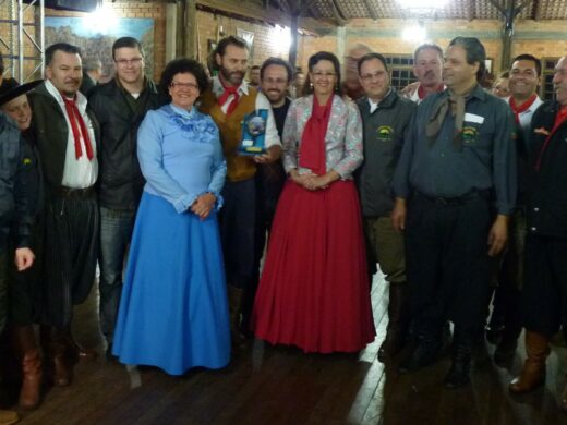 Cavaleiros do Mercosul e Departamento Tradicionalista do Simpasso são campeões