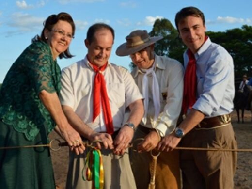 Inaugurada a nova pista de laço do Parque de Rodeios da Roselândia