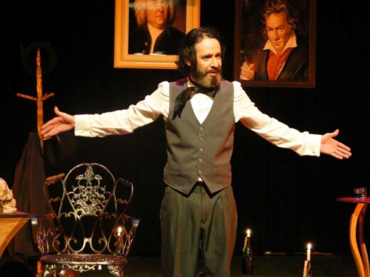 Espetáculo O Bruxo é atração desta quinta-feira