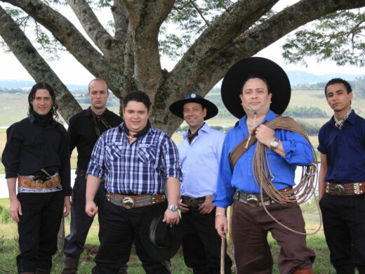 Grupo Rodeio e Alma Gaudéria no Rodeio