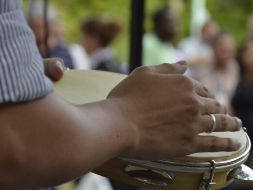 Música na Praça apresenta Odete e os Rotimans