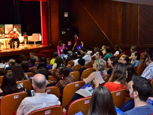 Conferência é aberta com destaque ao PMC