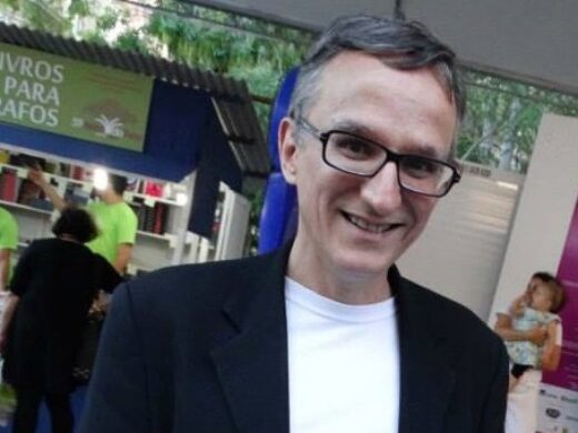 Juremir Machado fará palestra em Passo Fundo