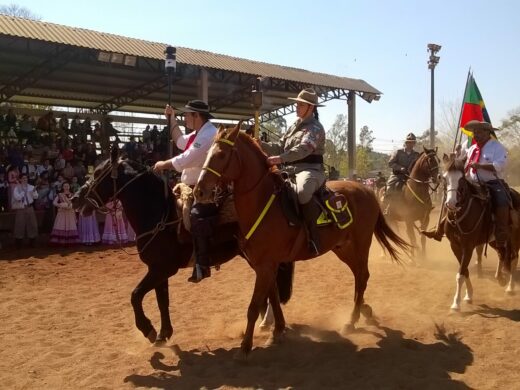 Abertos oficialmente os Festejos Farroupilha